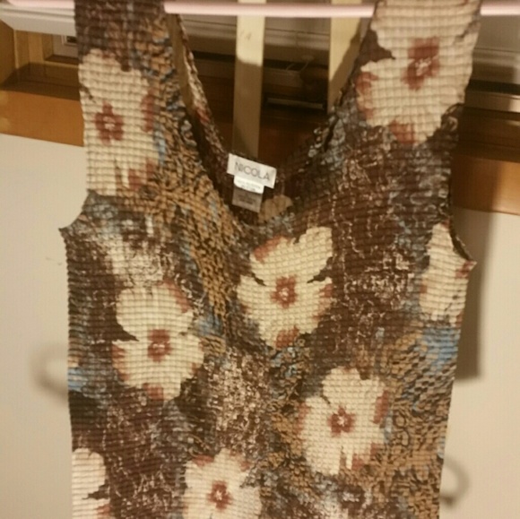 Blouse with camisole included. - Picture 4 of 4